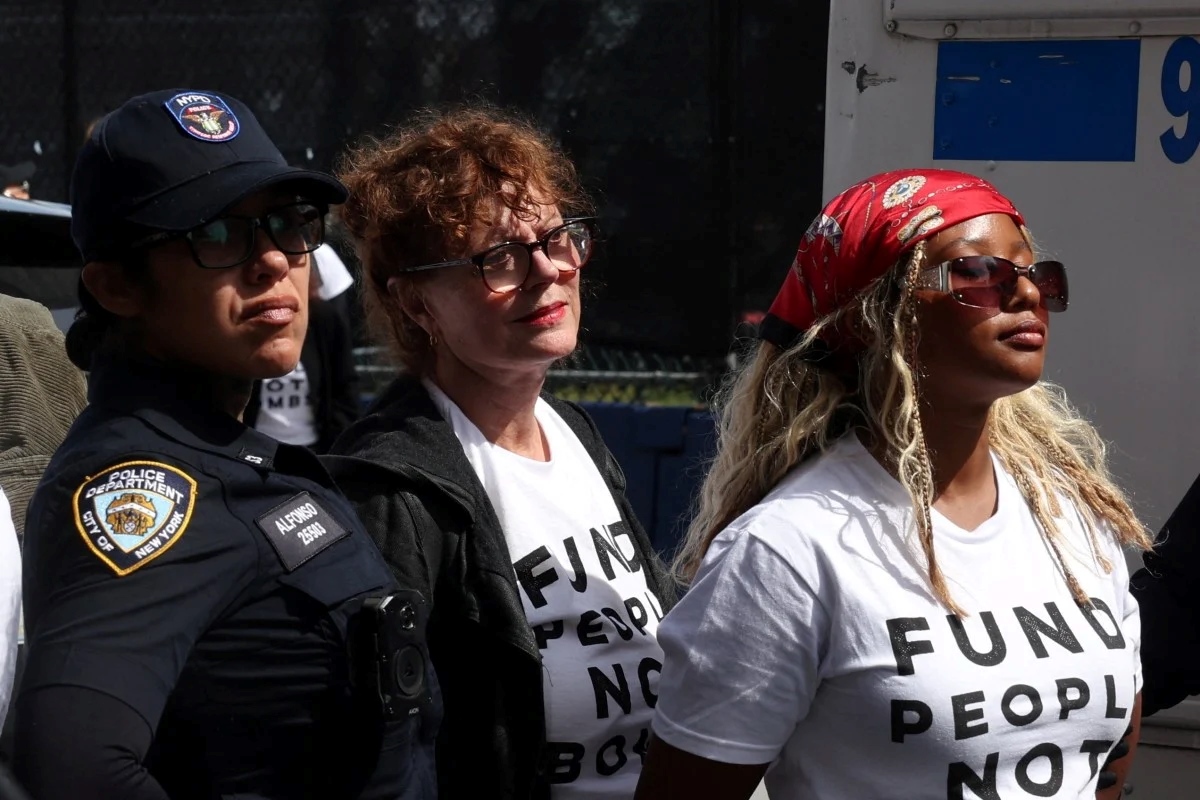 Hollywood’s Oscar-Winning Star Susan Sarandon Arrested During Anti-Netanyahu Protest